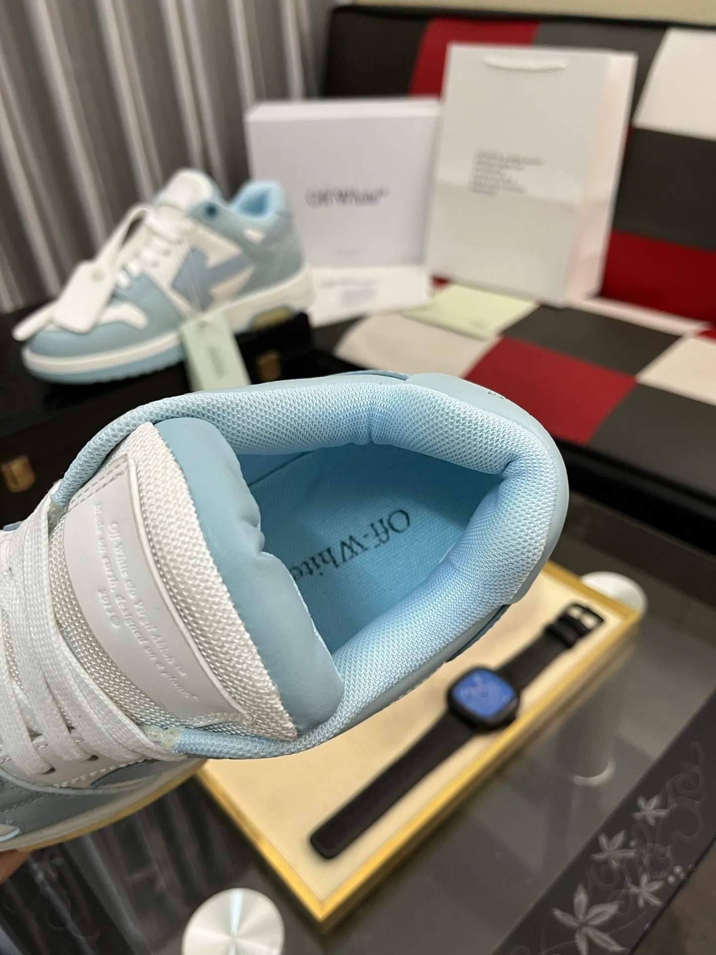 Men's shoes 💰600⌚️⌚️ OFF-White C/O VirGil Abloh fashionable and versatile casual shoes. Exclusive first release of the new model. Made of environmentally friendly cowhide leather and mesh fabric upper material. The insole is embedded with foam cushioning EVA material. The correct midsole is equipped with EVA lightweight cushioning. External tooth nail rubber outsole. The correct accessories can be customized simultaneously. Women's model: 35-40 Men's model: 39-45